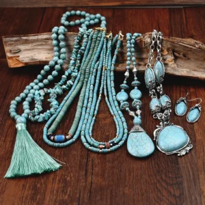 Ethnic style hand beaded turquoise necklace paired with autumn and winter long sweater 2